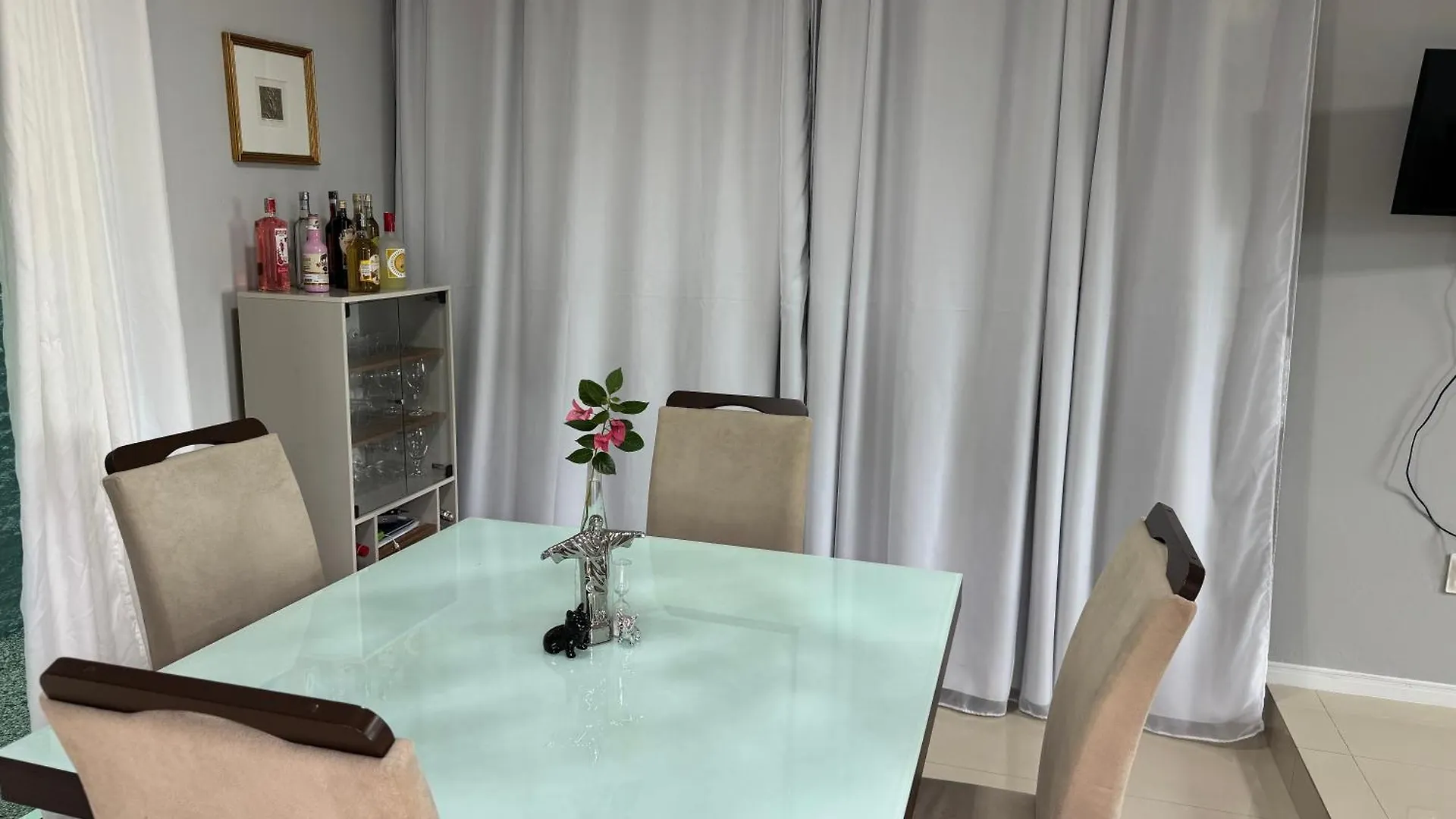 Kwatera prywatna Suite Completa Com Tv, Ar Quente Frio E Sacada Em Casa Com Jardim Florianópolis Brazylia