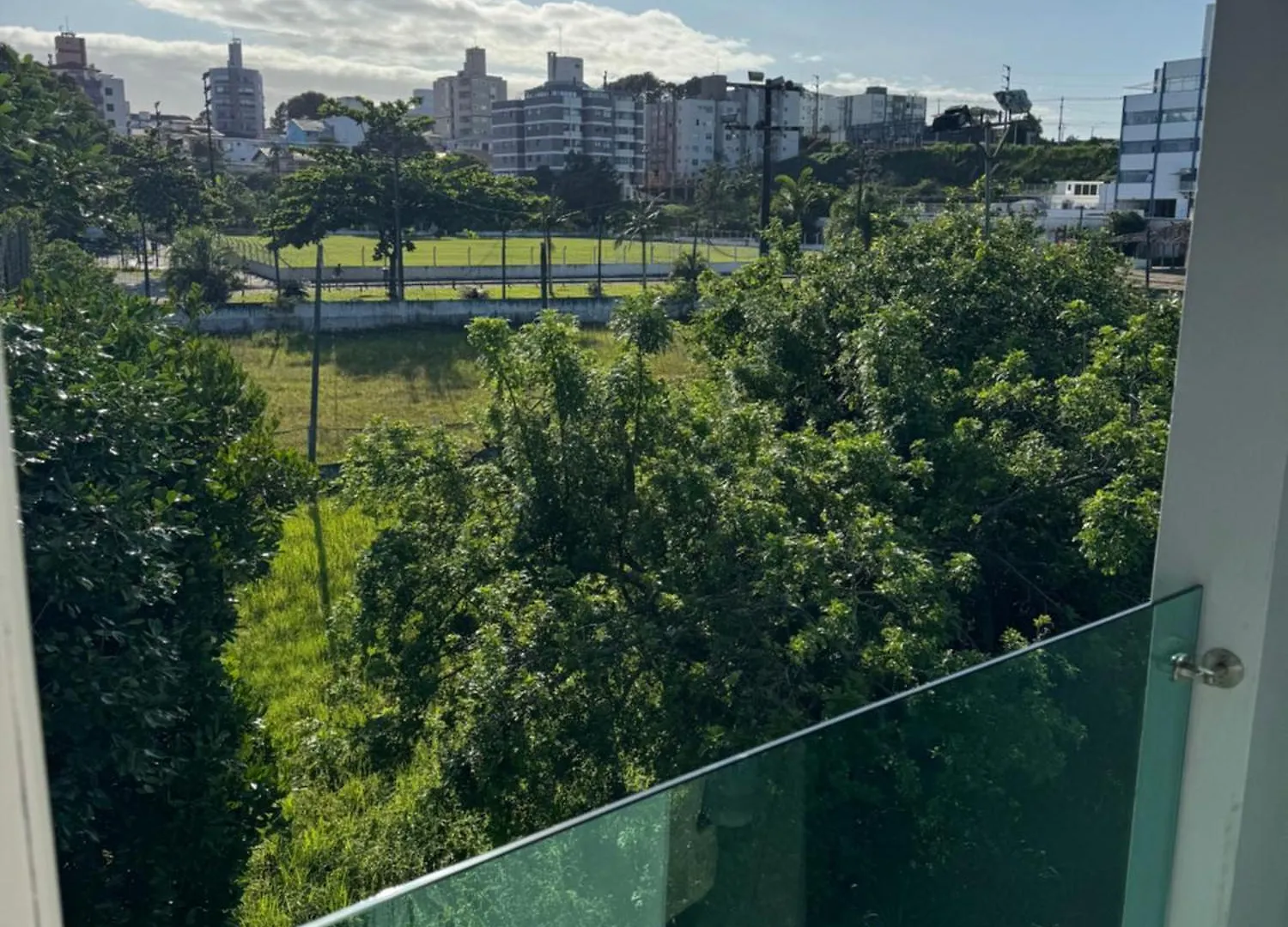 Suite Capoeiras Com Tv, Ar Quente-Frio E Sacada Em Casa Com Jardim Habitación en casa particular